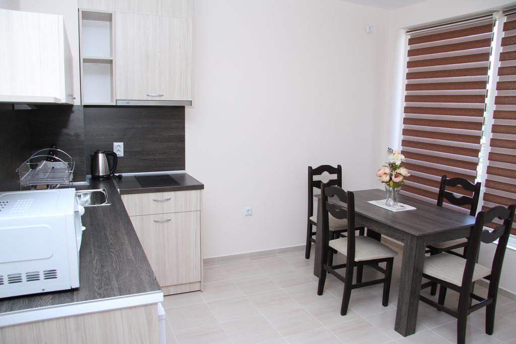 Capuccino Guest Apartments - Free Parking And Wi-Fi Slantchev Briag Extérieur photo